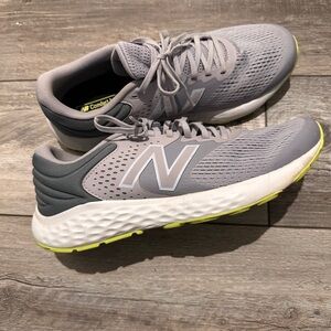 New balance women’s sz 11